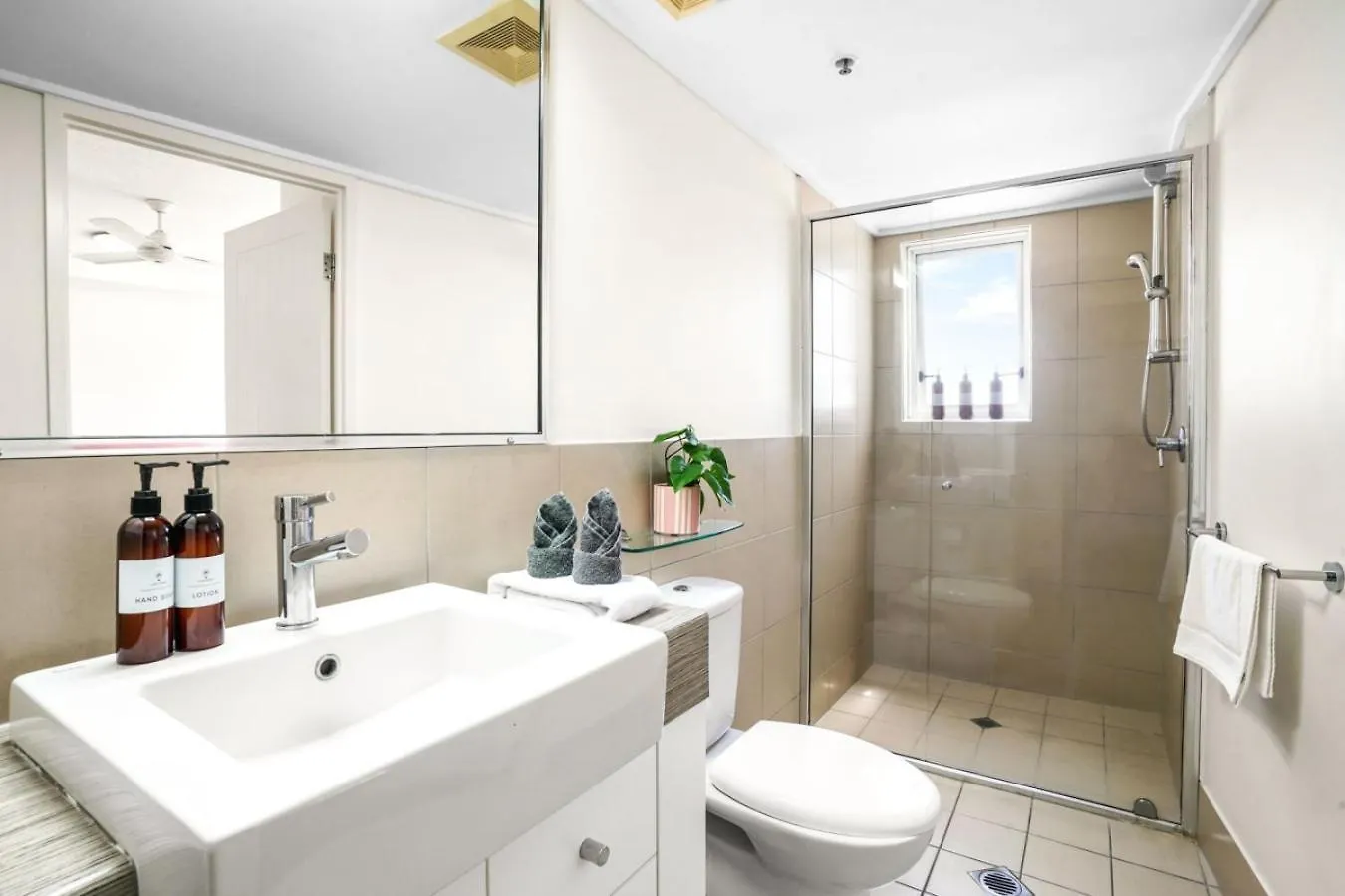 Cairns Central Apartment 1011